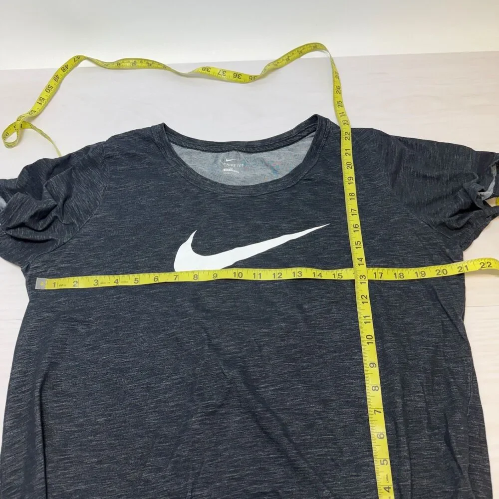 Women's‎ 1X Nike Athletic Cut Basic Short Sleeve Solid Gray T-Shirt
